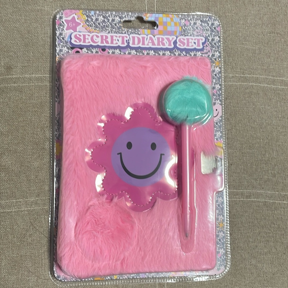 Girl’s Happy Face Personal Diary with secret key lock and pen. Pink Soft Fuzzy.